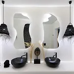 Portara Seaside Luxury Aparthotel