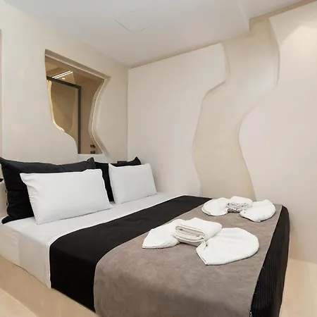 Portara Seaside Luxury Apart-hotel Naxos City