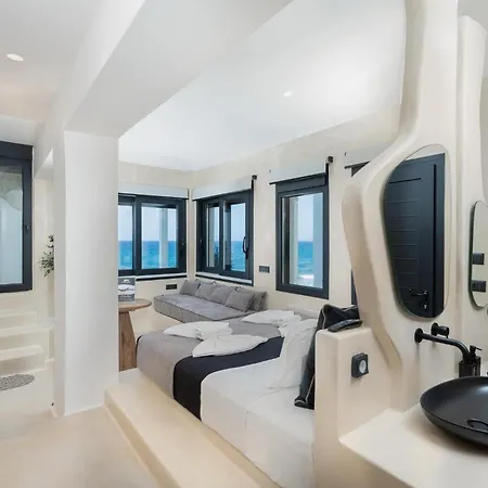 Ξενοδοχείο με διαμερίσματα Portara Seaside Luxury 4*