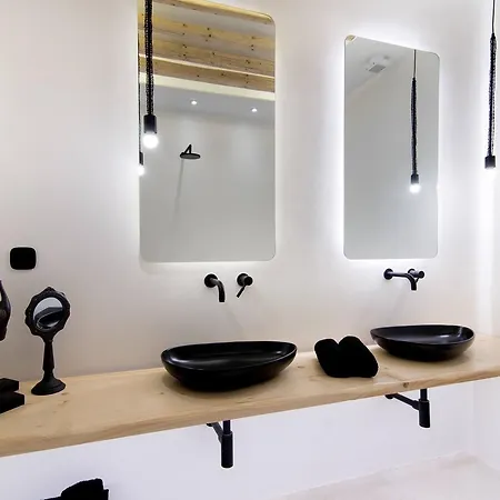 Portara Seaside Luxury 4*