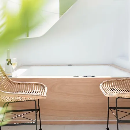 Portara Seaside Luxury Ξενοδοχείο με διαμερίσματα Naxos City