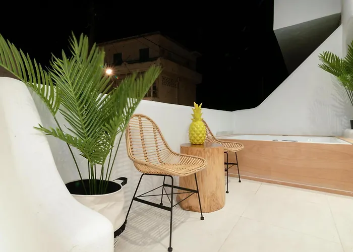 Portara Seaside Luxury Aparthotel