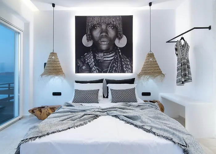 Portara Seaside Luxury Aparthotel 4*