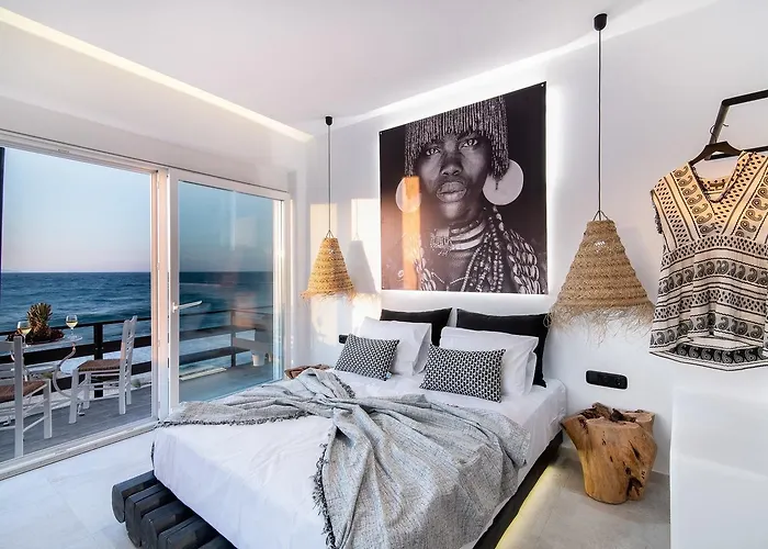 Portara Seaside Luxury 4*