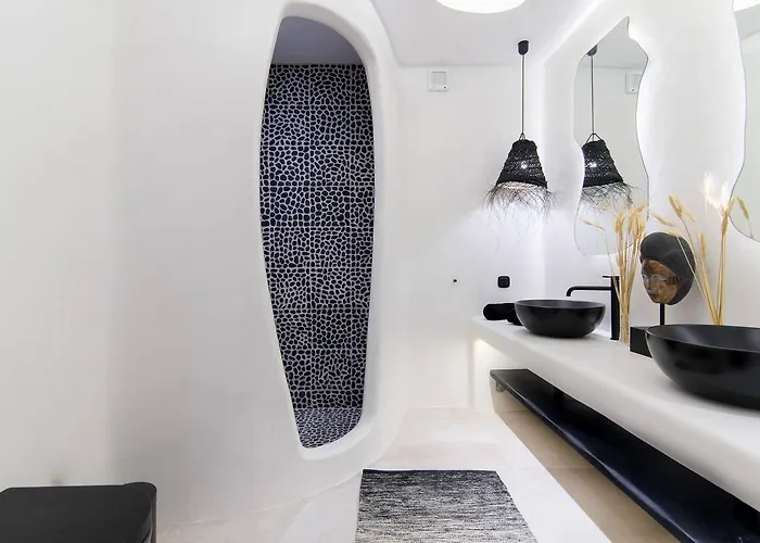 Portara Seaside Luxury 4*