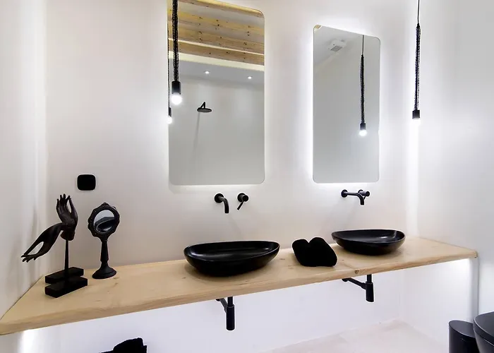 Portara Seaside Luxury 4*