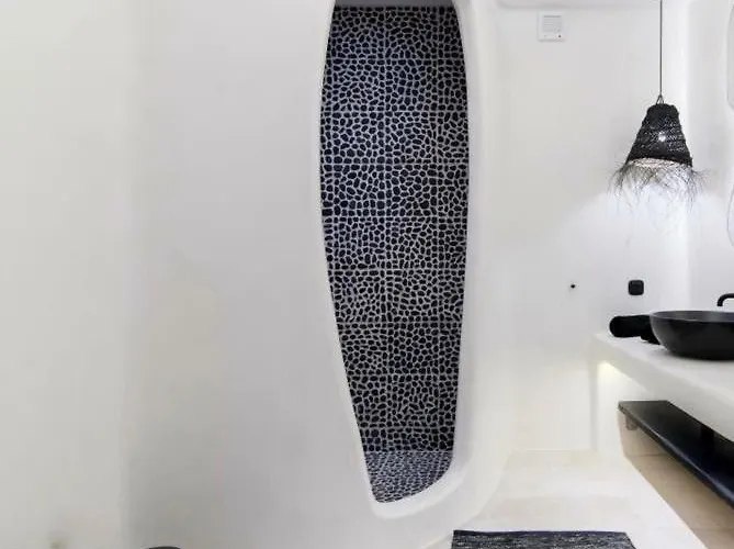 Portara Seaside Luxury Aparthotel