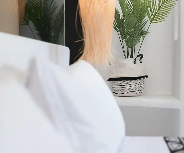 Portara Seaside Luxury Aparthotel